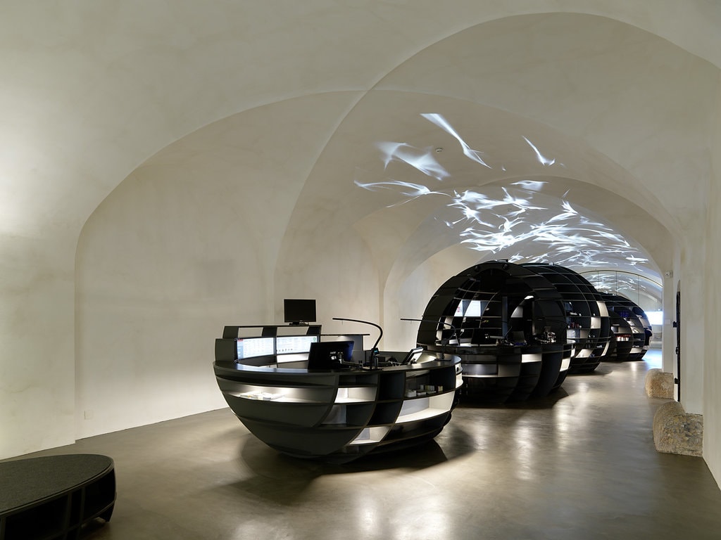 Arhitectul Martin Lesjak prezintă „Public building of the year”, în aprilie, la Bucureşti