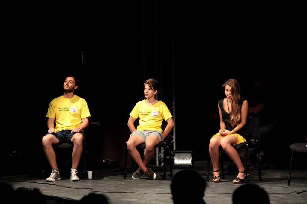 Blind Hamlet – teatru cu desprindere de trup şi trupă ad-hoc