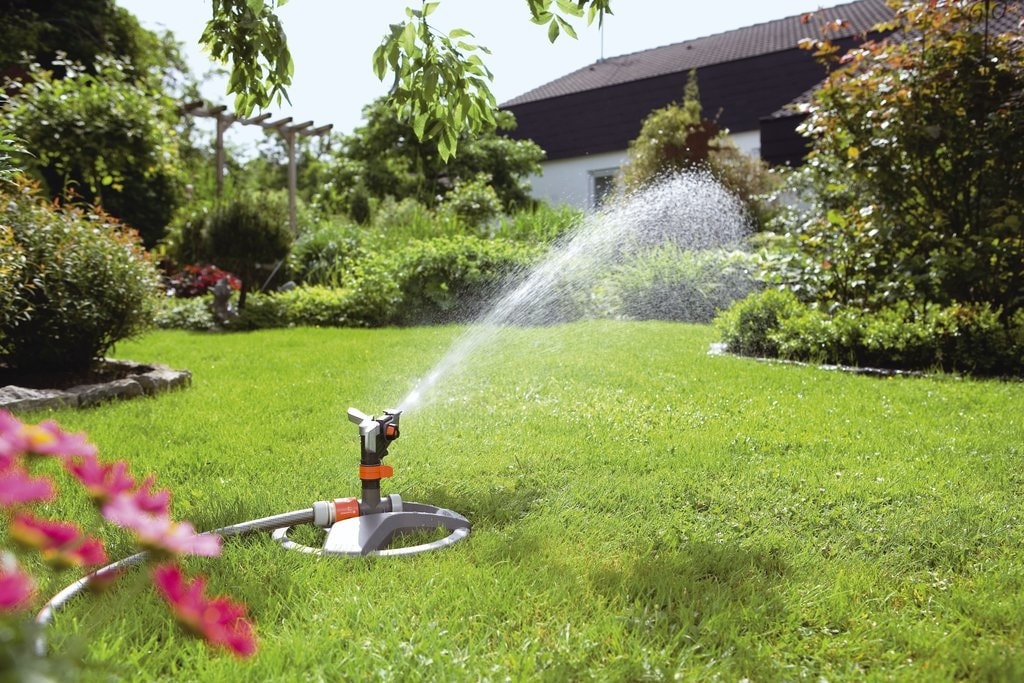 Gardena pentru grădini verzi și frumoase. Testează pe www.hailacasa.ro