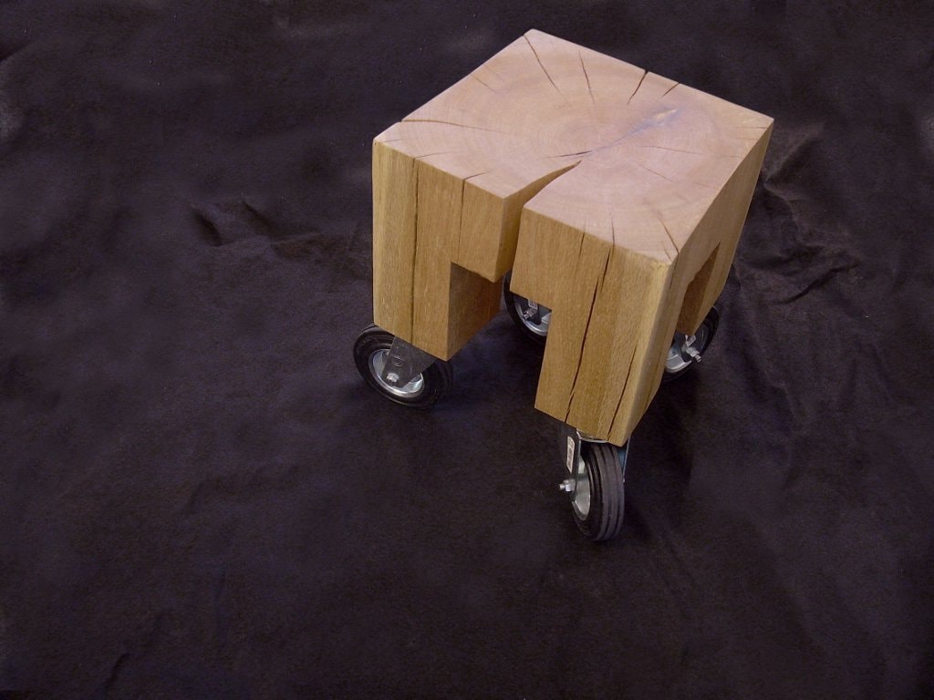 Prima licitaţie de design românesc de obiect