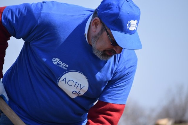 Saint-Gobain Rigips și Asociaţia MaiMultVerde au plantat 5.000 de copaci în Parcul Natural Comana