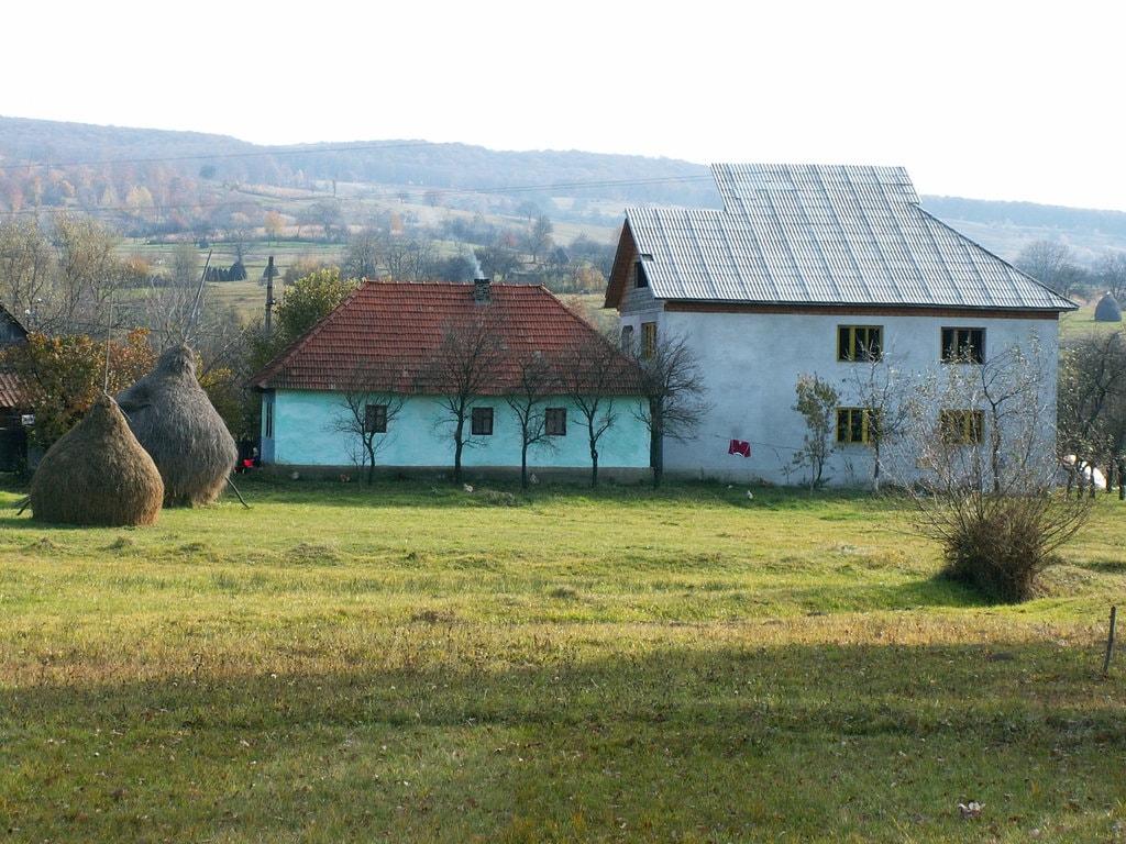 La timpuri noi, tot case vechi