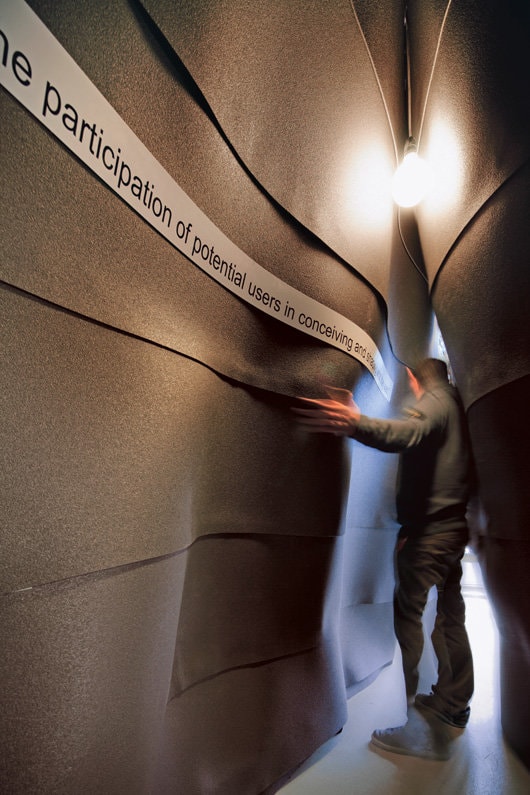 Expoziţia Sheltered