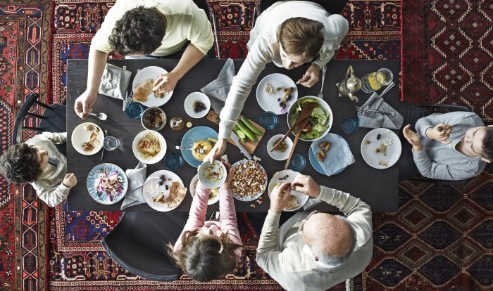 Gesturile mici contează în Catalogul IKEA 2016