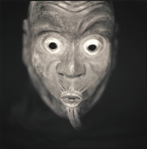 Măşti. Dublă expoziţie itinerantă de fotografie a artiştilor Hiroshi Watanabe (Los Angeles) şi Dragoş Lumpan (Bucureşti)