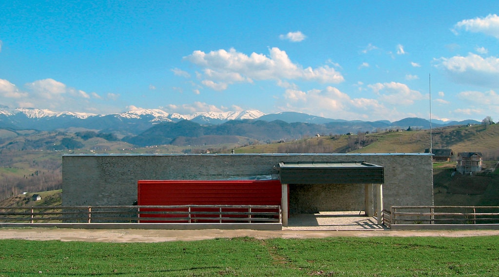 În Peştera, pe-o culme…