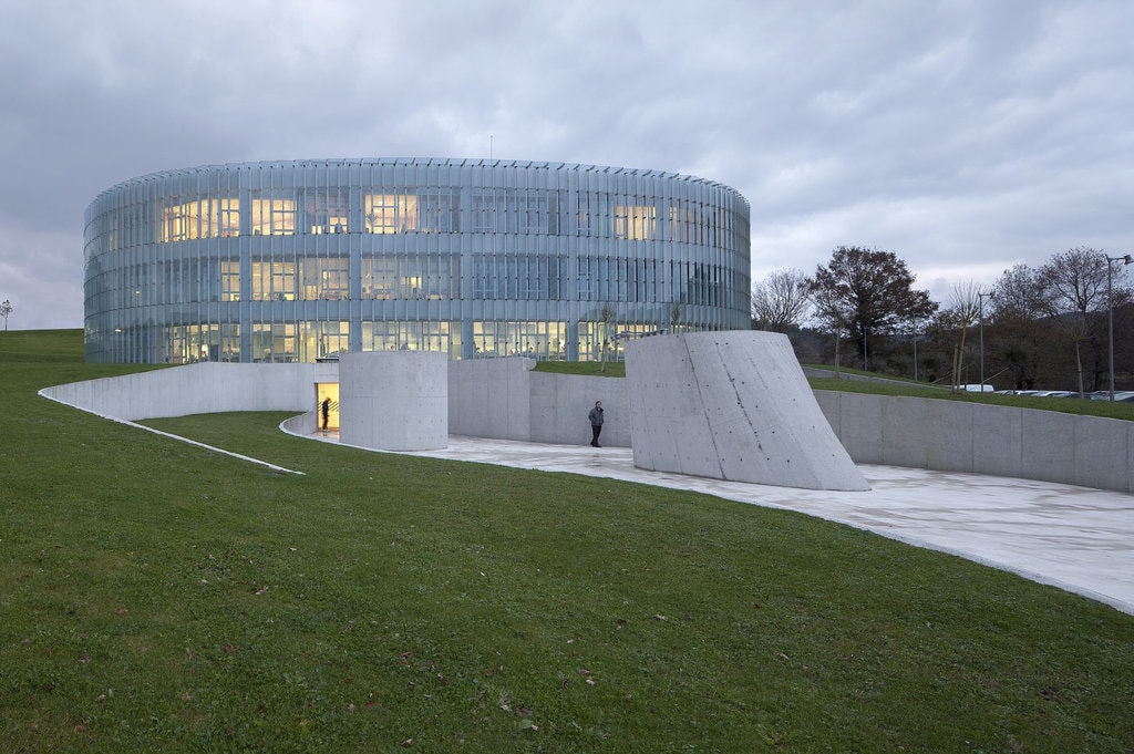 Despre INGLASS 2012 şi despre sustenabilitatea arhitecturii, cu Şerban Ţigănaş