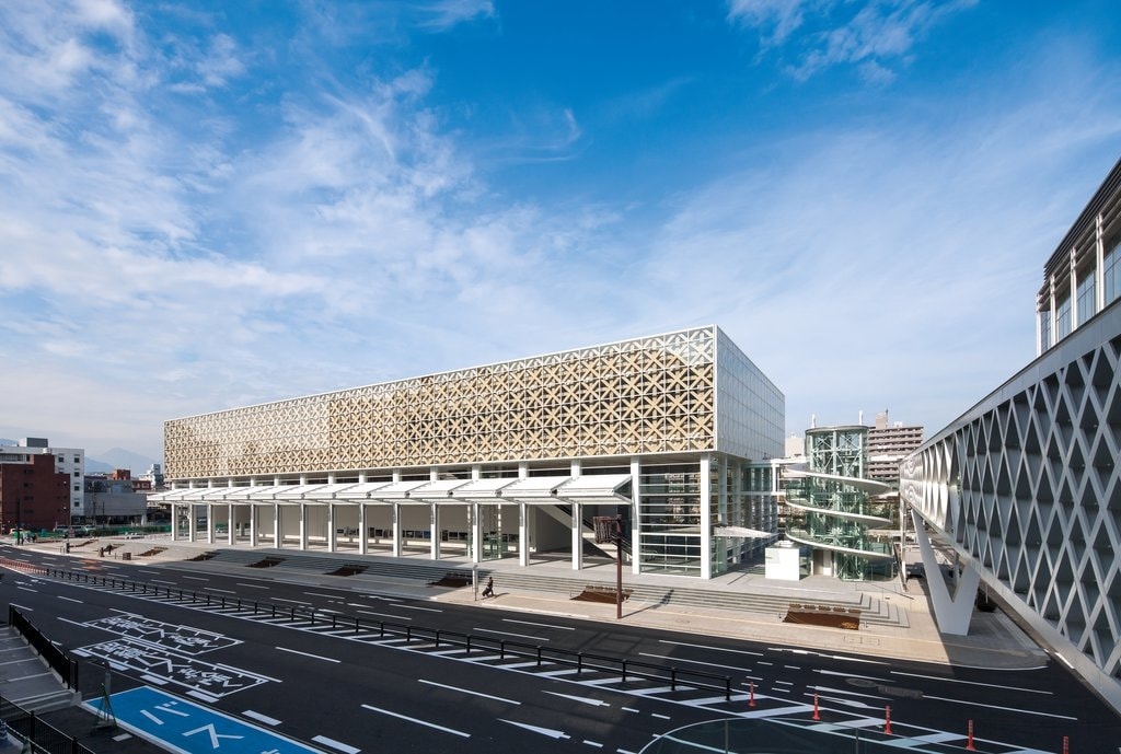 Un Muzeu de Artă „deschis”: OITA Prefectural art museum