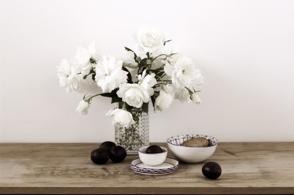 Mădălina Teler. Ceramică cu linii inspirate de elemente arhitecturale