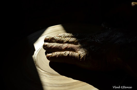 Bunele meşteşuguri lasă urme. Se caută bătături!