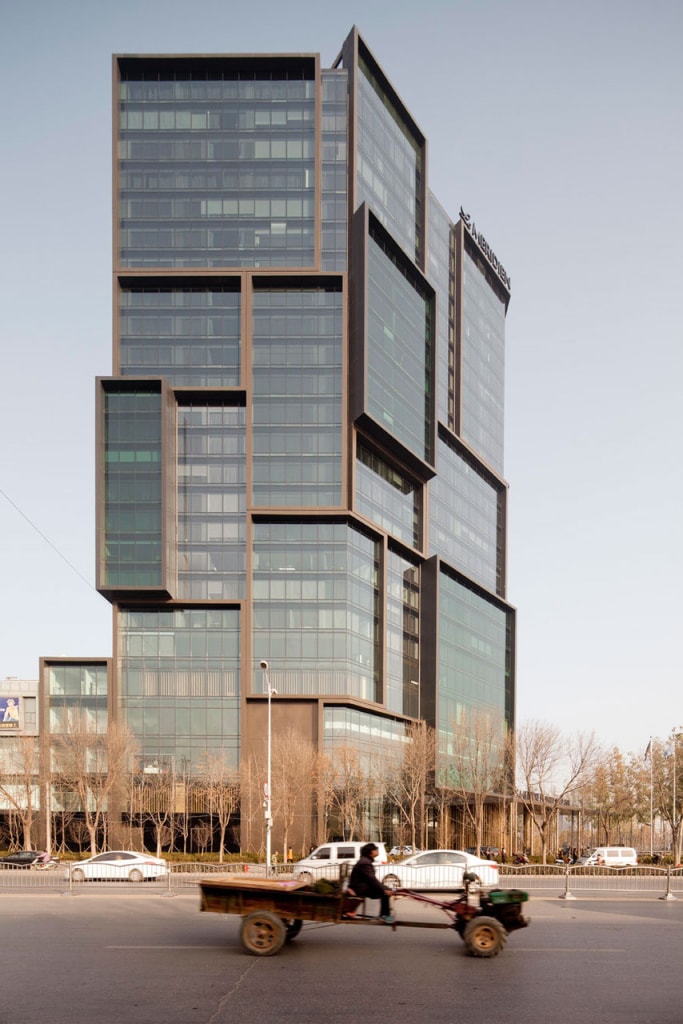 Scurt profil Neri&Hu