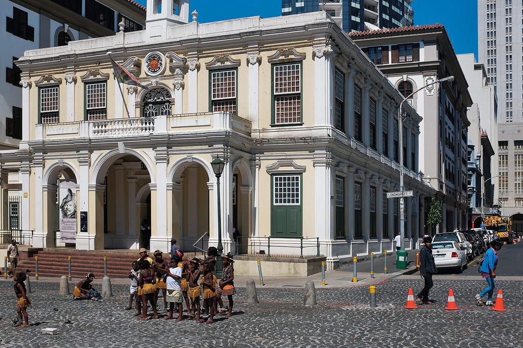 Despre patrimoniul arhitectural ca reflexie a unei societăţi în tranziţie. Modelul sud-african