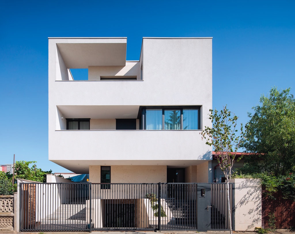 (A)casă pe strada Bucegi