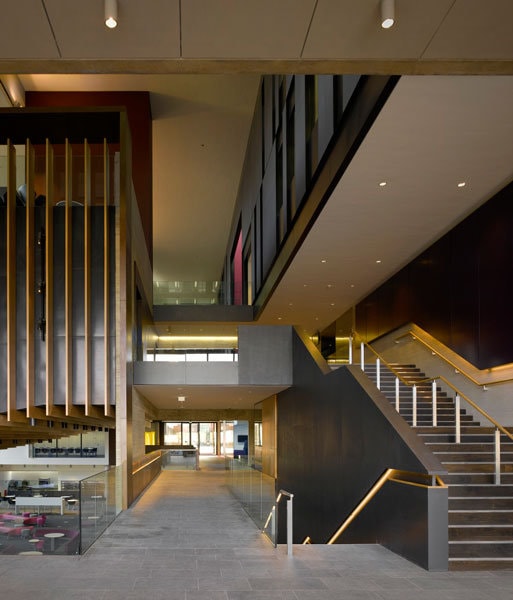 Câștigătorul premiului RIBA 2014 pentru excelență în arhitectură, în programul RIFF