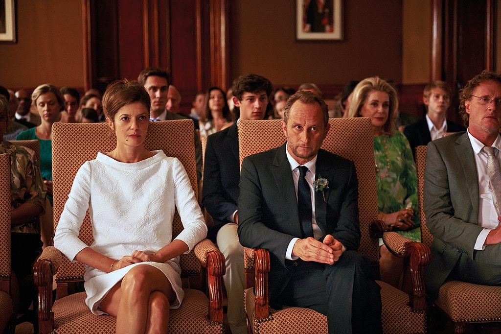 3 coeurs –  Chiar şi fiscul e sexy la francezi