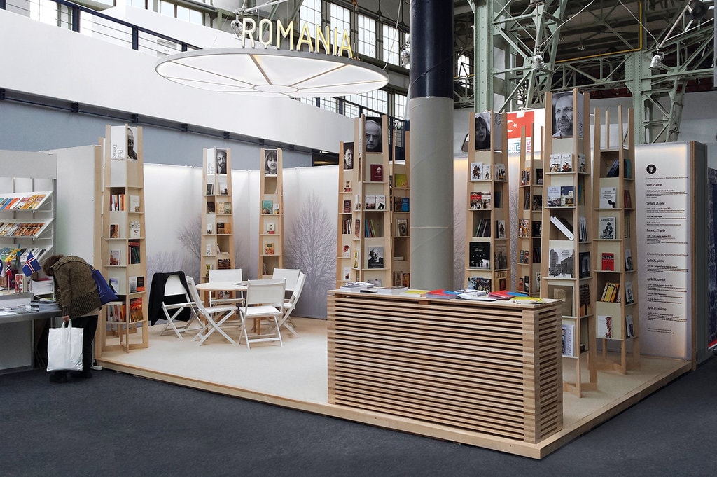 Pavilionul României  la târgurile internaţionale de carte