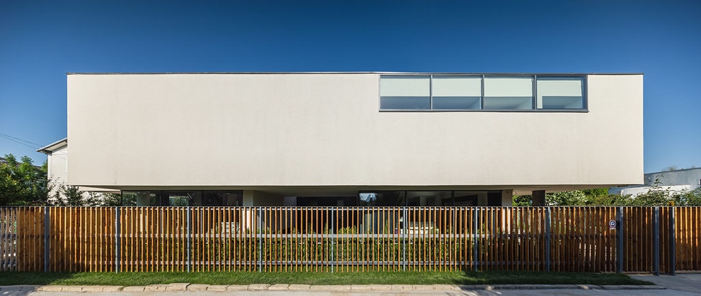 În cruciş şi-n curmeziş