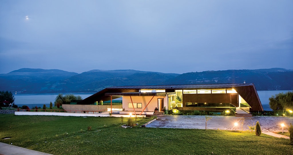 Casă pe malul Dunării