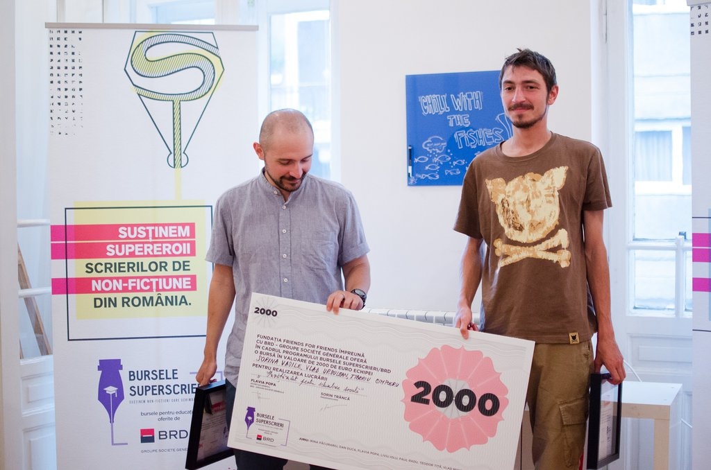 6 echipe de jurnaliști primesc burse de 12.000 de euro pentru a radiografia sistemul de învățământ