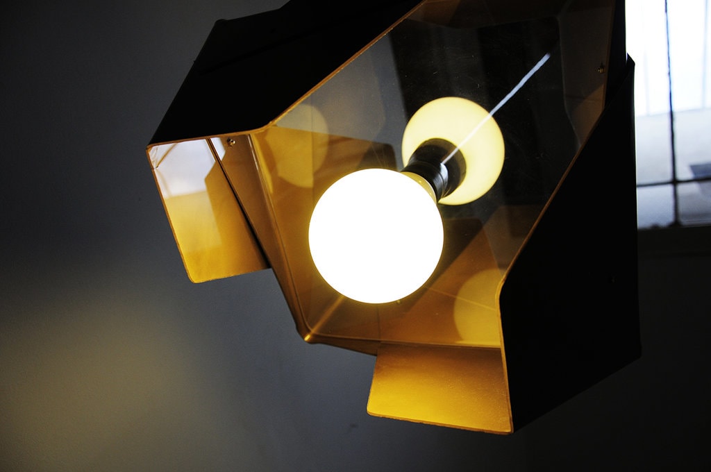 Corpuri de iluminat sub semnătura designerilor români