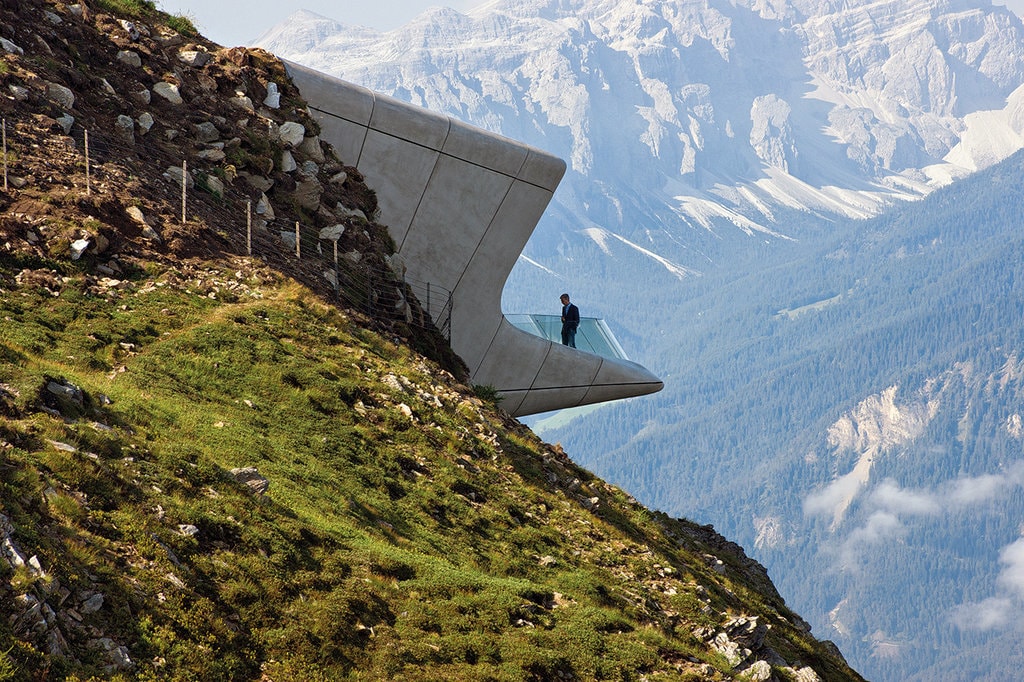 Messner Mountain Museum Corones, muzeul care ţâşneşte din vârf de munte
