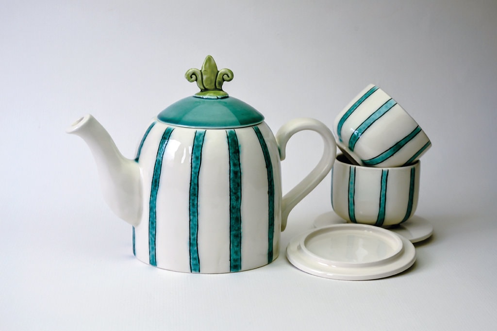 Piese fine din porţelan semnate Alexandra Constantinescu