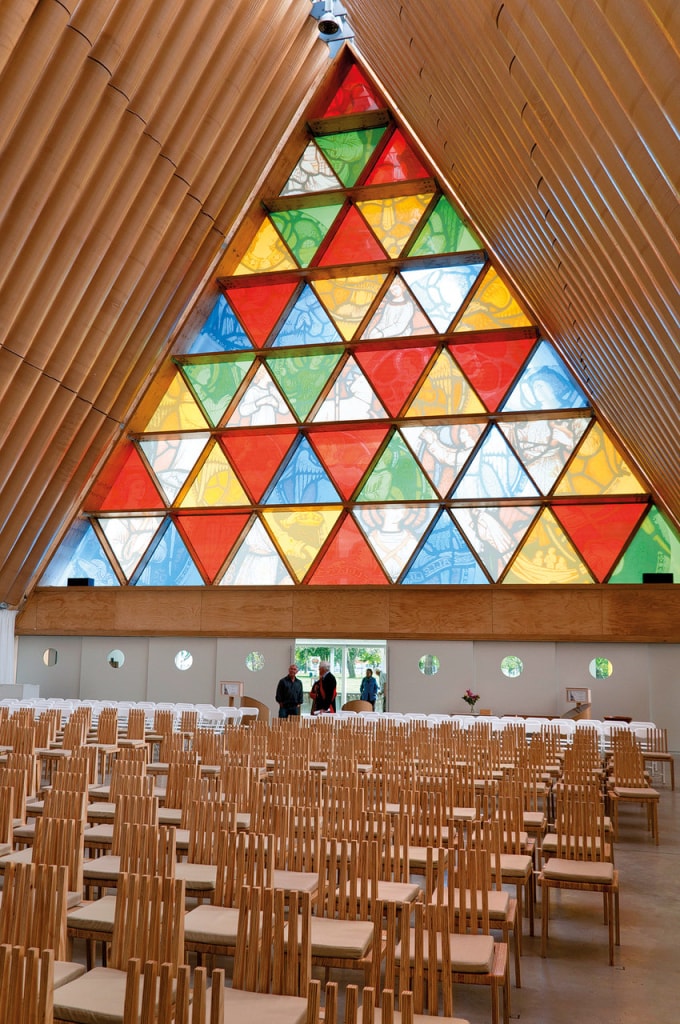 Arhitectura faţadelor de sticlă. Christchurch Cardboard Cathedral
