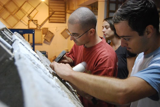 MŢR inaugurează prima casă din hârtie