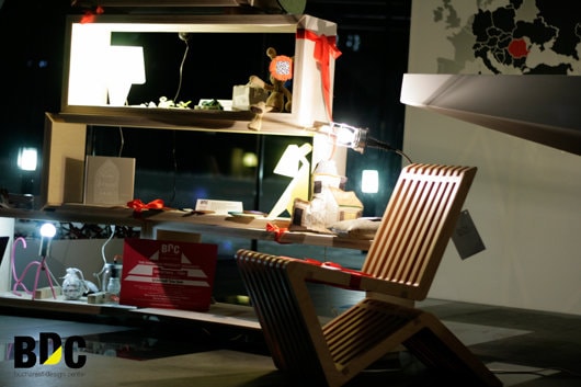 UniCredit Tiriac Bank inaugureaza Bradul – concept de Craciun al designerilor romani de obiect