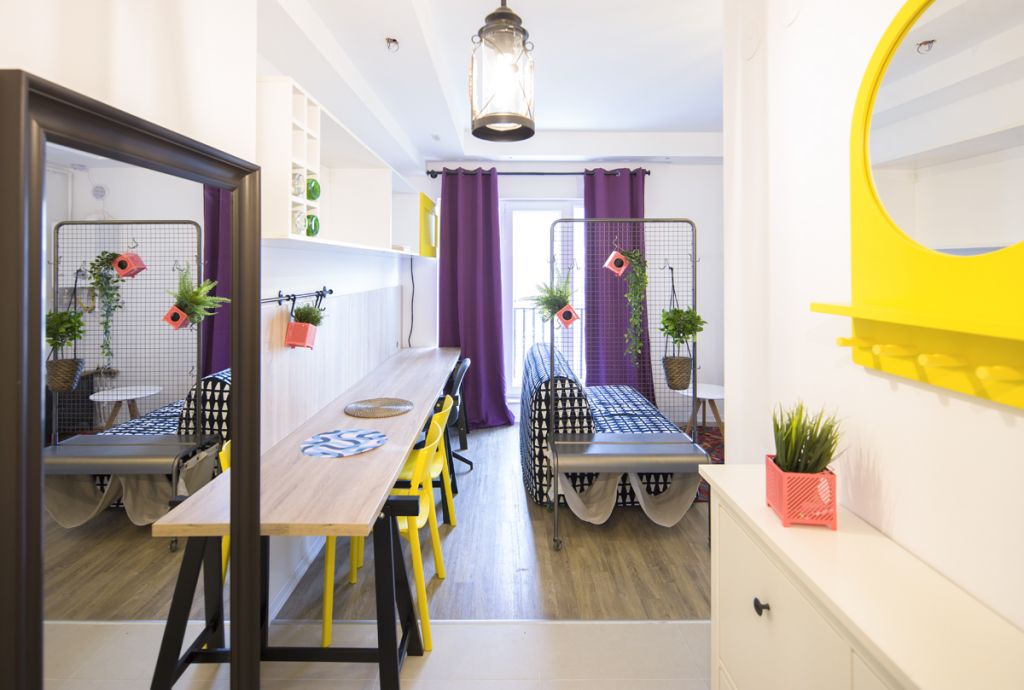 Studio Cosmopolis. Spaţiu minim, funcţionalitate şi personalitate maxime