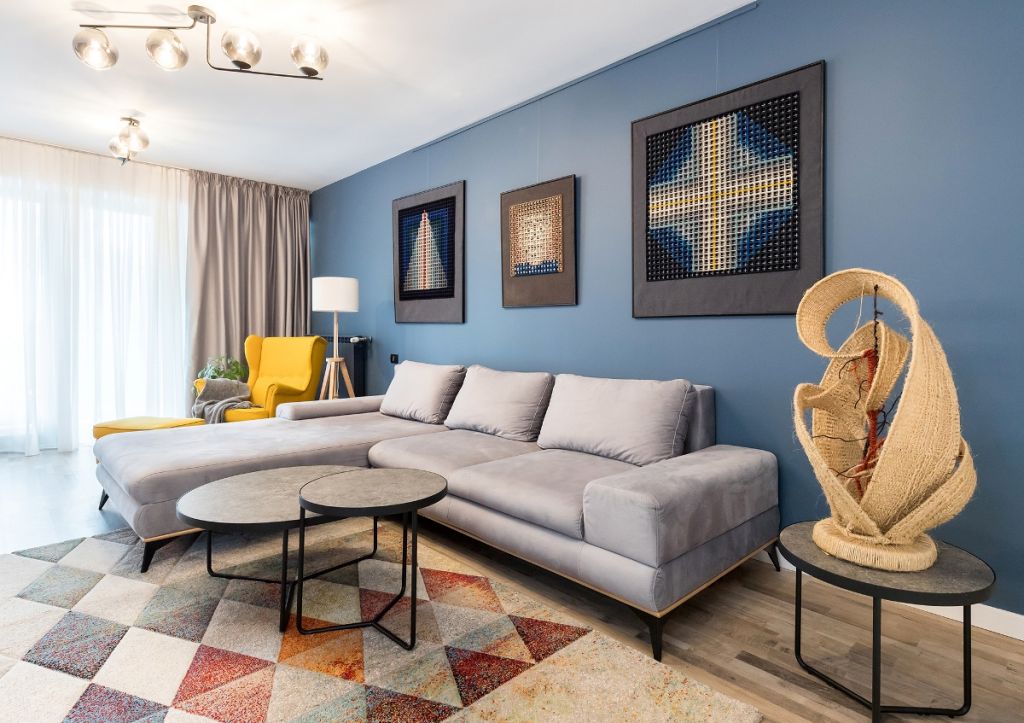 Poseidon Blues. Mitologii marine într-un mic duplex din Bucureşti