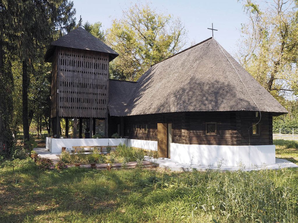 Dosar #219: „Și straniu, și familiar, cu trimitere către momente din copilăria timpului.” Un dialog cu Cosmin Pavel