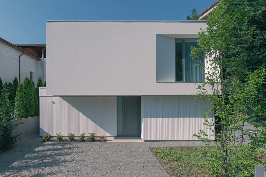 Pur și luminos. Cloudless House