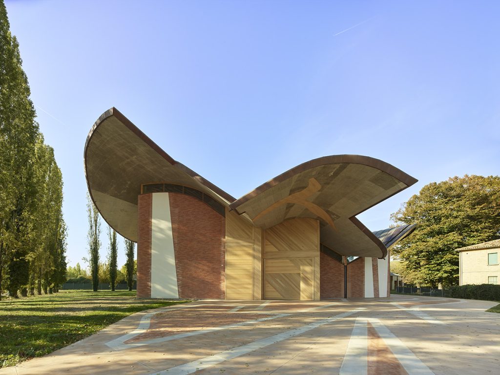 Lăcașul de cult ca organism. San Giacomo Apostolo, Ferrara, Italia