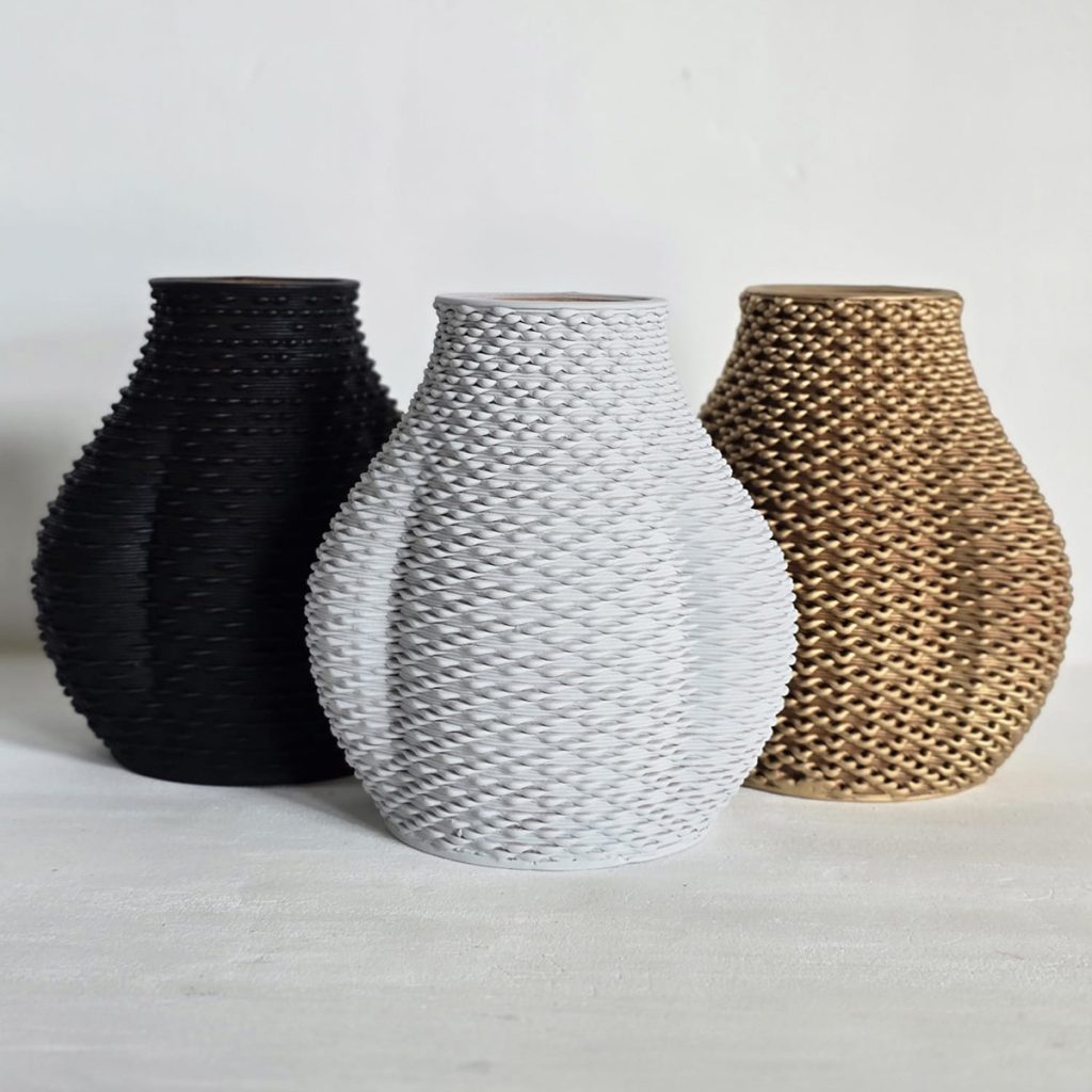 Universul ceramic Thomsa – „între rigoarea tehnologiei și vulnerabilitatea materiei”