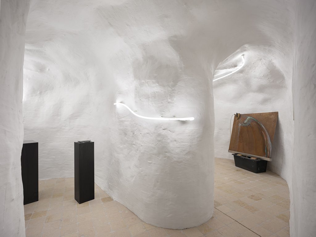 Selenite Dreams. Ipostaze mai puțin explorate ale unui material obișnuit