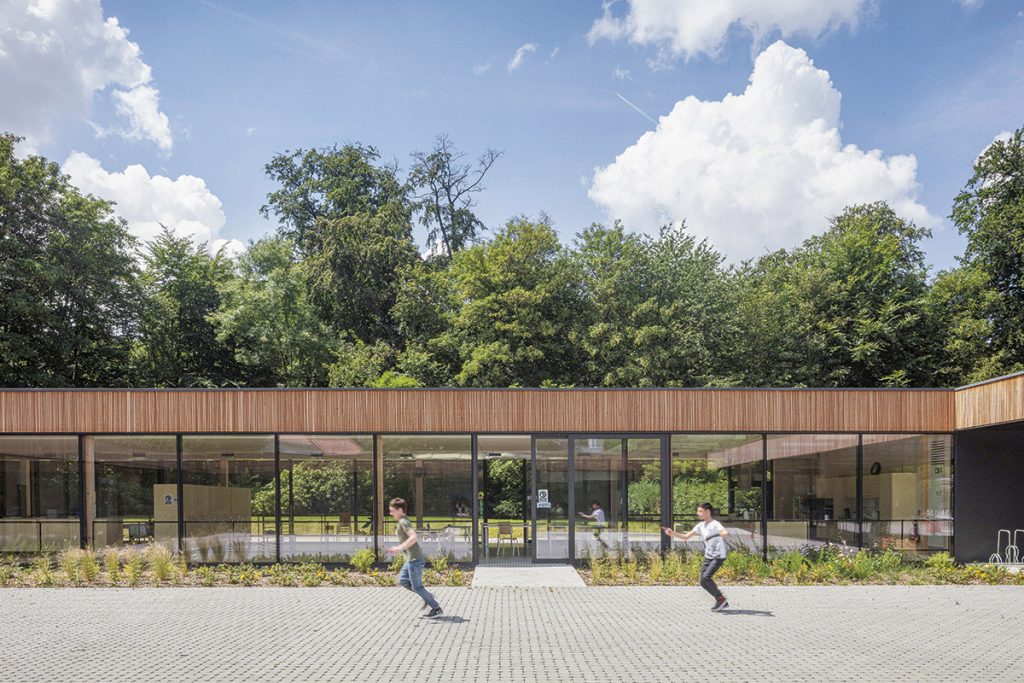 Un liceu sustenabil – LA CIME