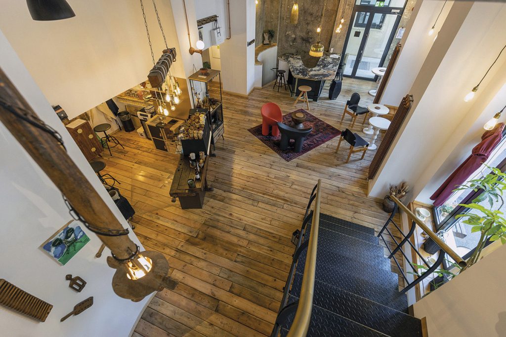 La ESHTE se simte și se creează românește