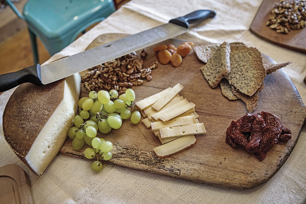 Delicii de popas gastronomic: Brânza maturată de la Meșendorf