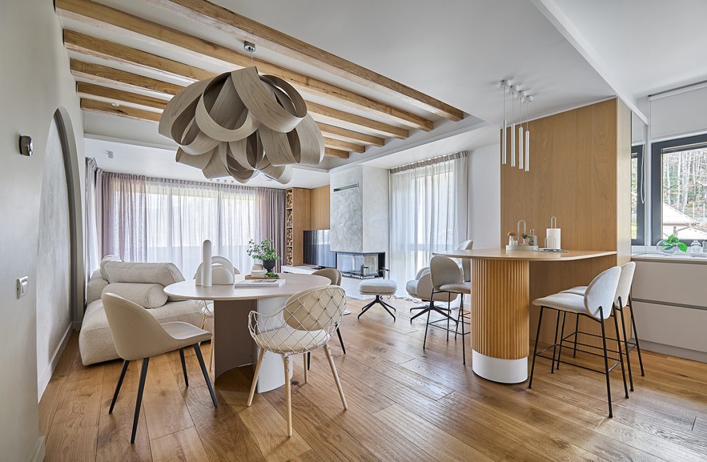 Esența locului, surprinsă în stil contemporan. O nouă amenajare Dofinteriors, la Sinaia