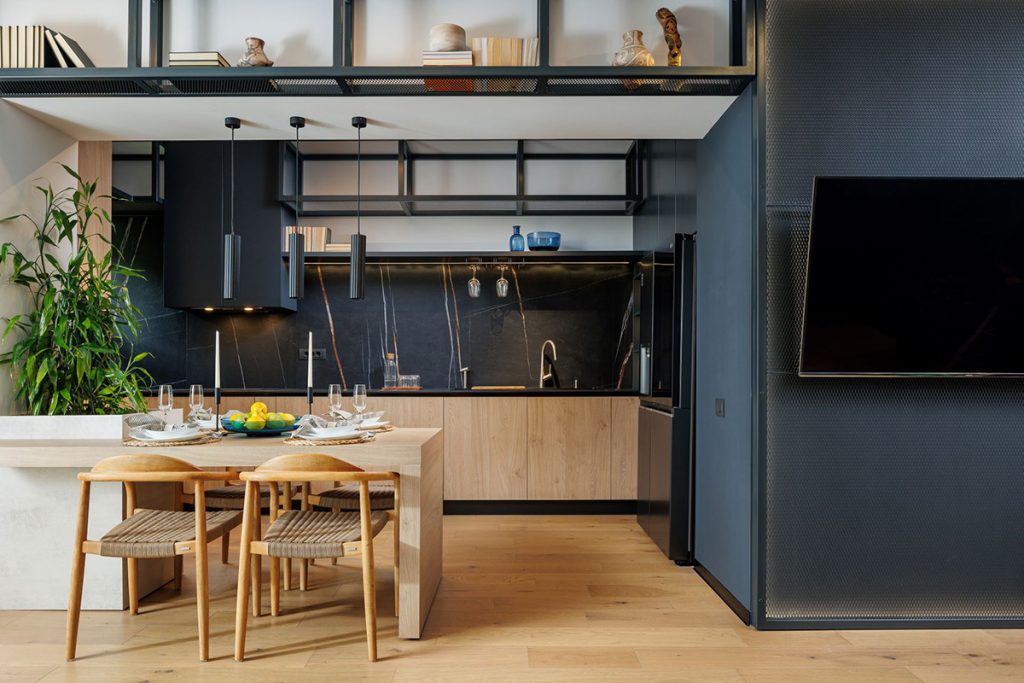 Industrial cu influențe sahariene la poalele Tâmpei