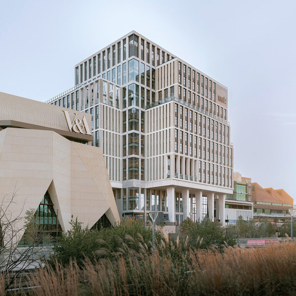 Colegiul ca spațiu-fundal: noul London College of Fashion