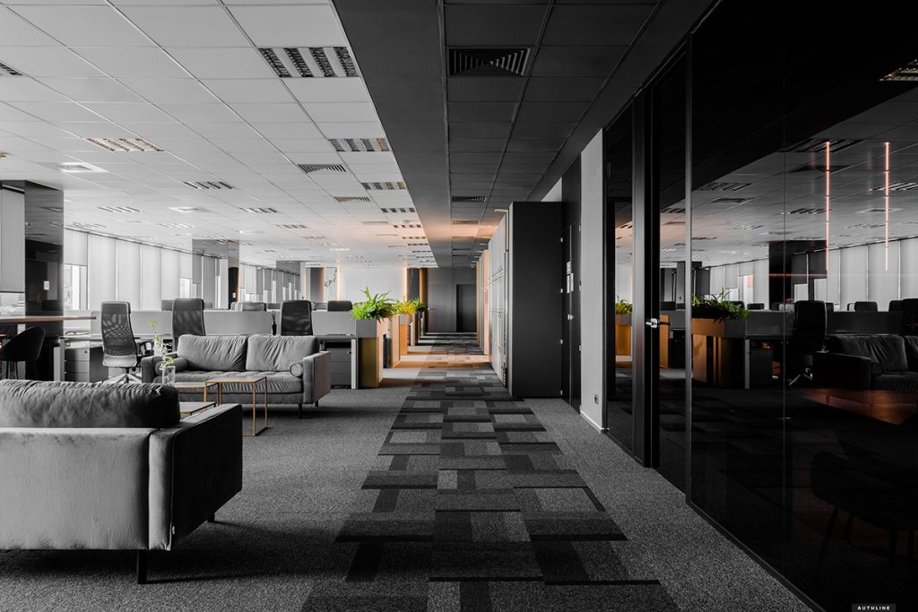 Către spațiu… la birou. O abordare aparte a amenajărilor corporate