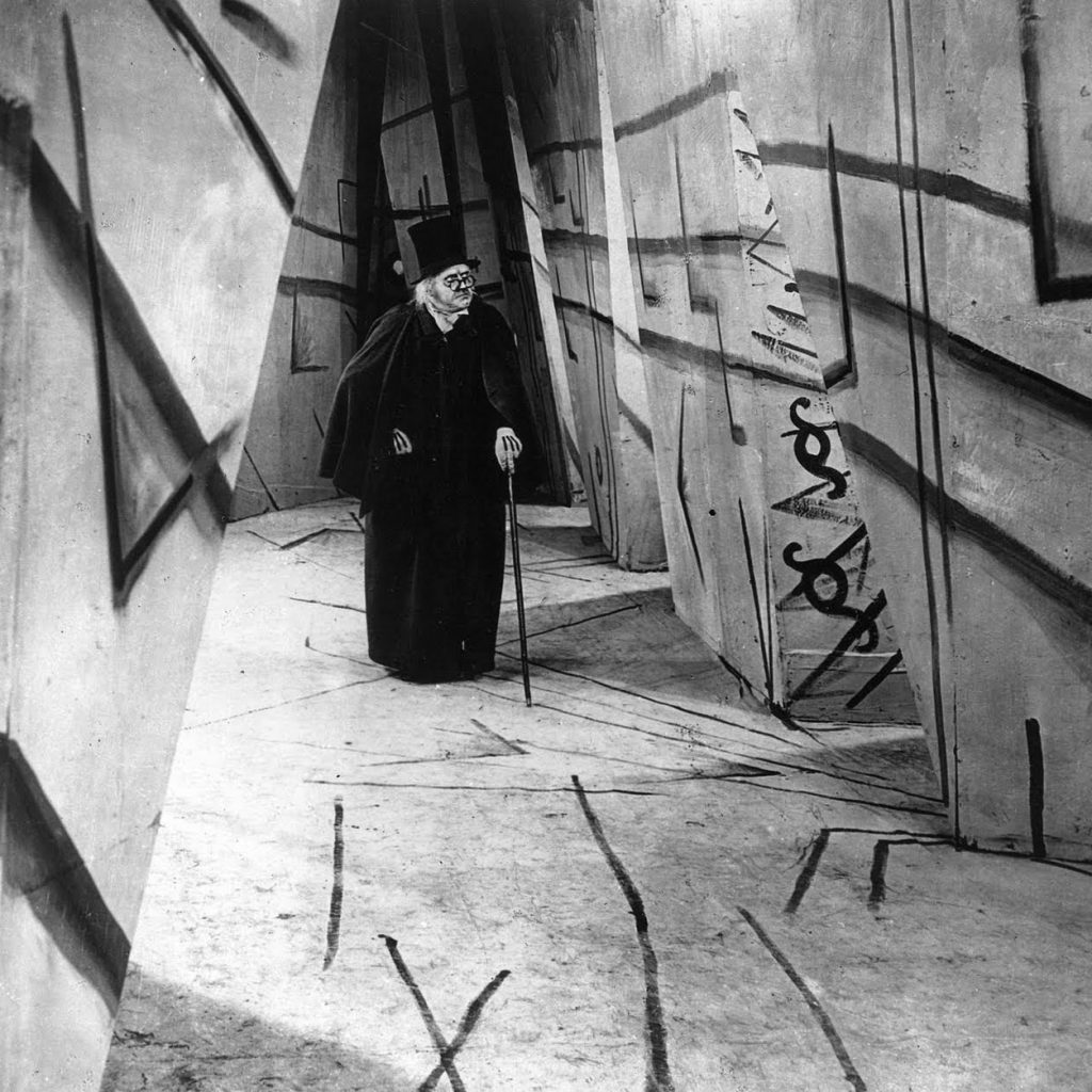 Film și arhitectură: Spațiul minții. Expresionismul ca mijloc de a spune o poveste în Cabinetul Doctorului Caligari