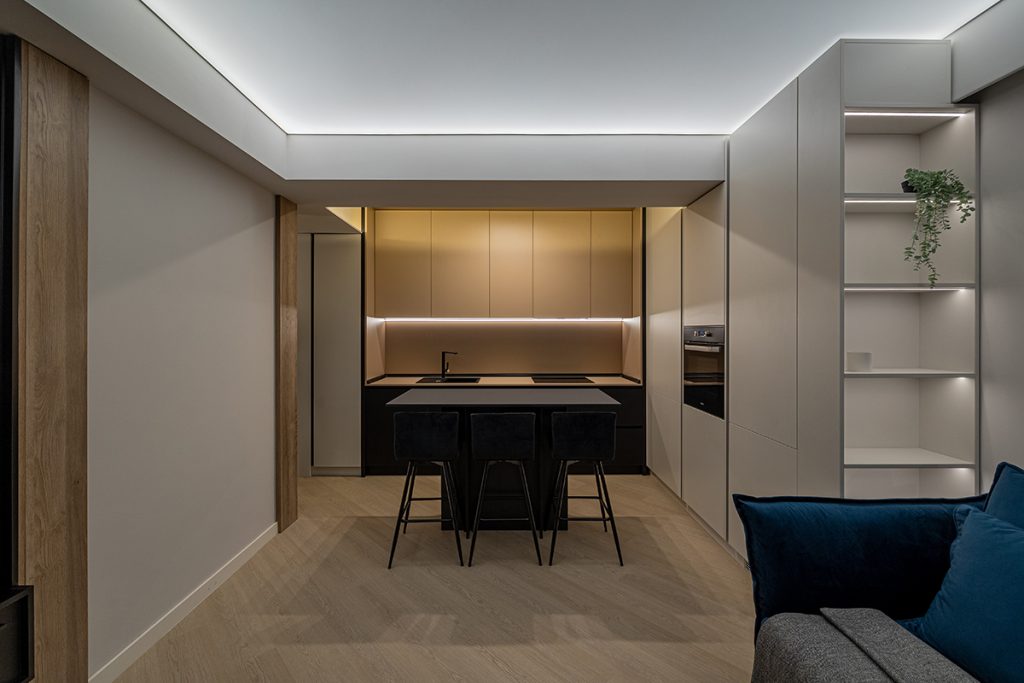 Tonuri de scorțișoară topită într-un cadru minimalist