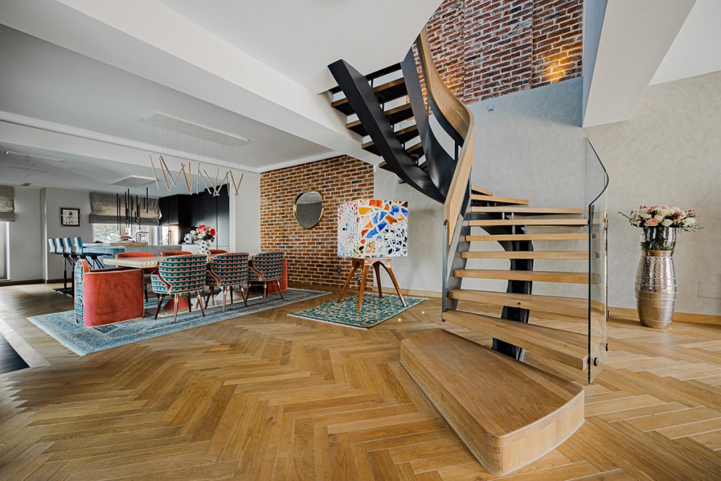 Îmbinare armonioasă de vechi și nou într-o casă cu influențe maure