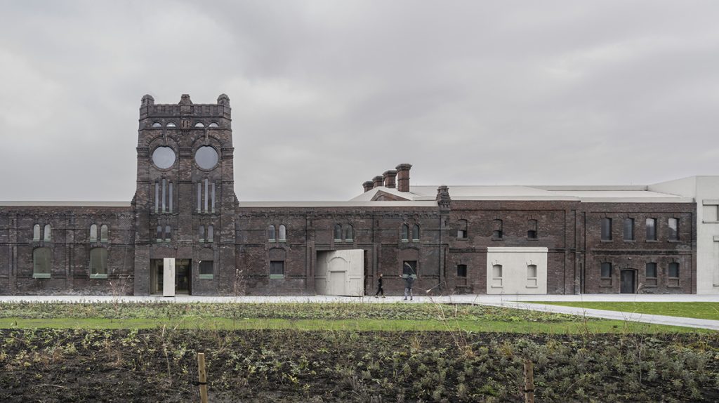 Un vechi abator transformat într-un spațiu dedicat artei. PLATO Contemporary Art Gallery, Ostrava, Republica Cehă