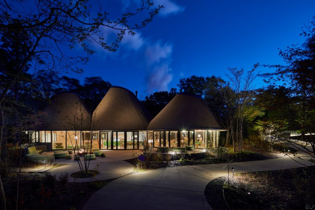 O căsuţă de basm în mijlocul naturii. PokoPoko Club House, Tochigi, Japonia