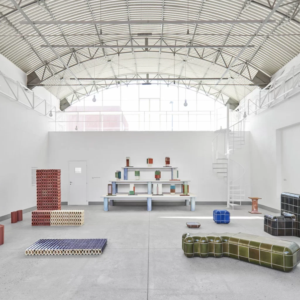 Sculpturi ceramice de Ronan și Erwan Bouroullec pentru Tajimi Custom Tiles, la MDW2022