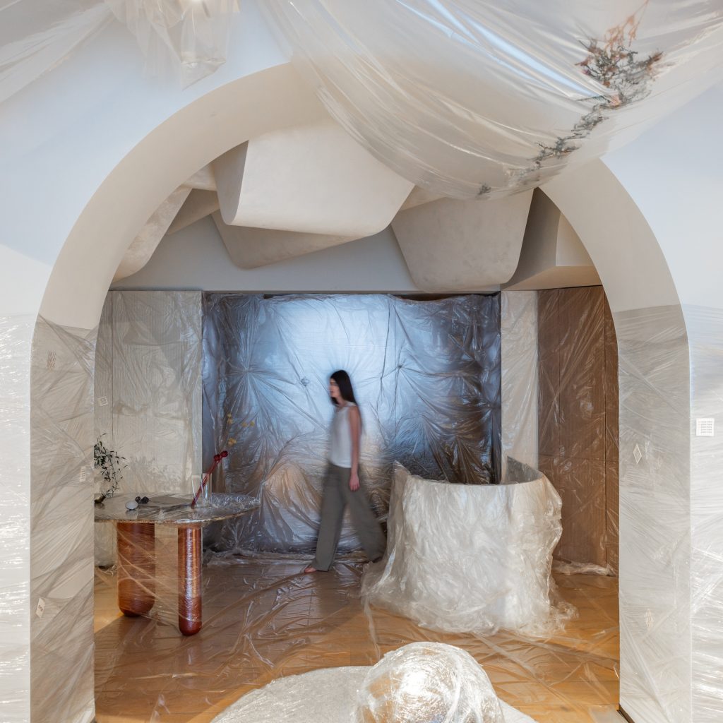 „Feelings Wrapped” sau dincolo de obiecte. Un concept Phenomena Laboratory